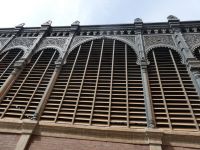 vor der Markthalle &ndash; &copy; Gina Egenolf (Eberhardt TRAVEL)