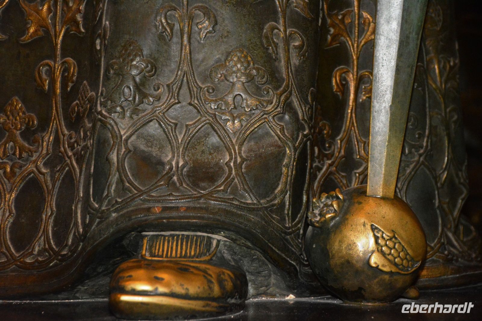 Symbolik am Grab &ndash; &copy; Gina Egenolf (Eberhardt TRAVEL)
