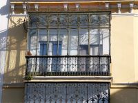 Erker mit Schmiedeeisen &ndash; &copy; Gina Egenolf (Eberhardt TRAVEL)
