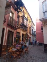 In den Morgenstunden durch Sevillas kleine Straßen &ndash; &copy; Monika Cortese (Eberhardt TRAVEL)