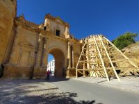 Carmona: Puerta de Córdoba: Die Stützen sehen nicht nach Provisorium aus &ndash; &copy; Andreas Böcker (Eberhardt TRAVEL)