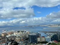 Gibraltar mit Landebahn.jpeg &ndash; &copy; Kora Buggel (Eberhardt TRAVEL)