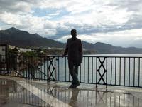 Alfonso auf dem Balcón de Europa &ndash; &copy; Annette Lenz (Eberhardt TRAVEL)