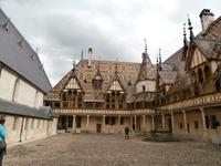Beaune Hospiz Hotel Dieu &ndash; &copy; Ingrid Langer (Eberhardt TRAVEL)