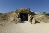 032-Antequera-Dolmen &ndash; &copy; Dirk Schlosser (Eberhardt TRAVEL)