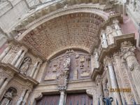 Palma Kathedrale Eingang (2) &ndash; &copy; Kathrin Mickan (Eberhardt TRAVEL)