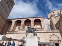 Sineu - Kirchenvorplatz - Mallorca &ndash; &copy; Marieta Beck (Eberhardt TRAVEL)