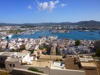 Blick auf den Hafen Ibiza Stadt &ndash; &copy; Kathrin Mickan (Eberhardt TRAVEL)