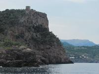 auf dem Boot Richtung Puerto de Soller, erste Wachturm &ndash; &copy; Maite Floris-Moser (Eberhardt TRAVEL)