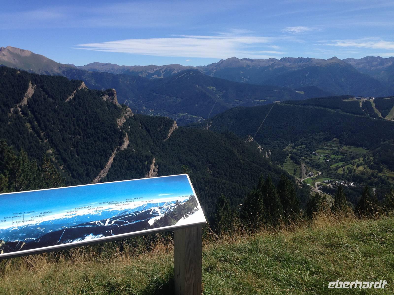 420Ausblick am Pic Alt de la Capa &ndash; &copy; Birgit Janosch (Eberhardt TRAVEL)