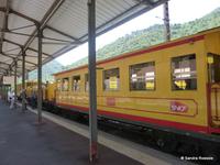 Einstieg in den gelben Zug  &ndash; &copy; Sandra Rößle (Eberhardt TRAVEL)