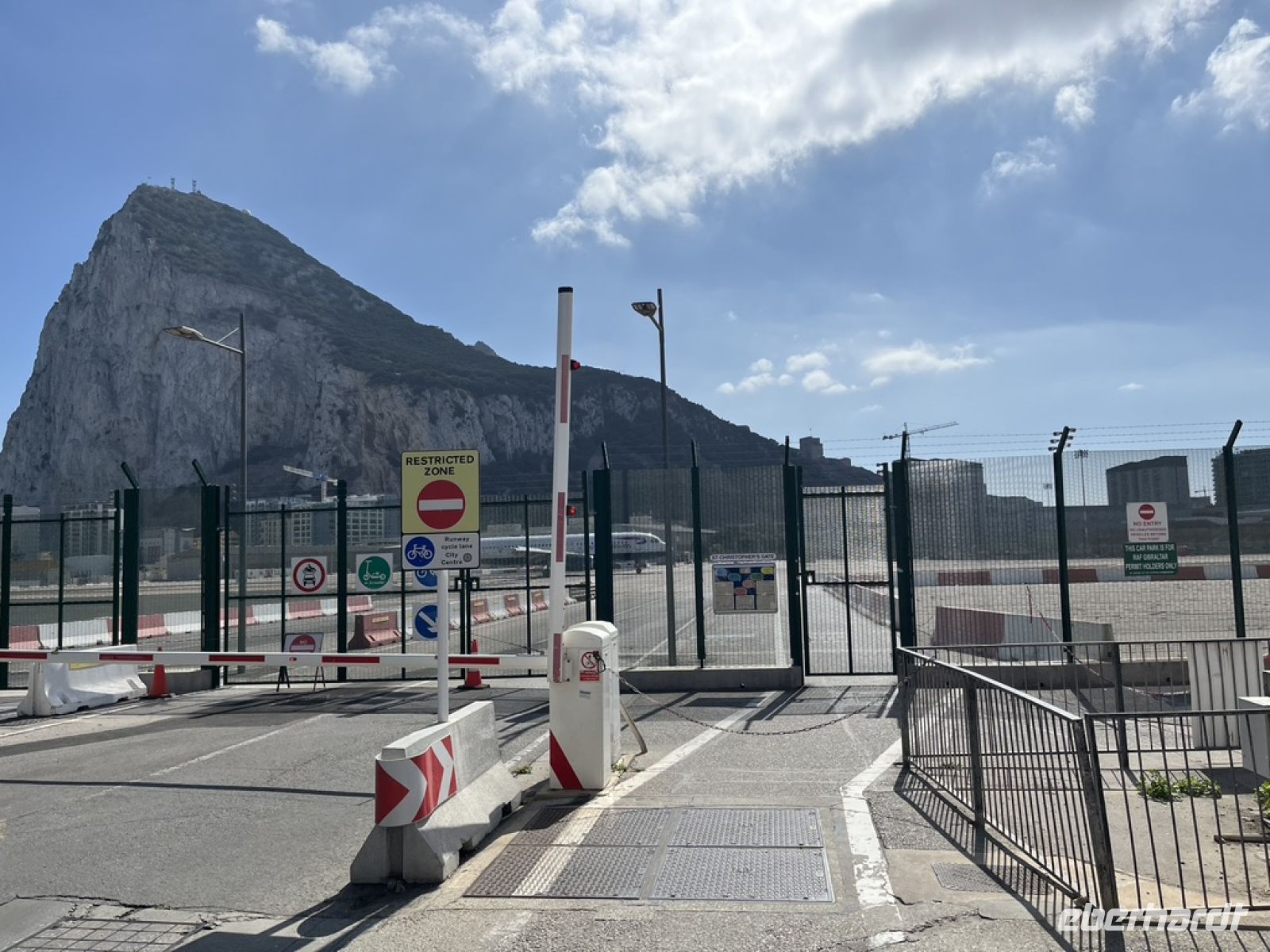 Gibraltar Grenze.jpeg &ndash; &copy; Kora Buggel (Eberhardt TRAVEL)