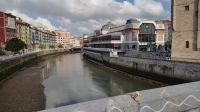 Reisemaskottchen Ernchen in Bilbao &ndash; &copy; Sinah Witzig (Eberhardt TRAVEL)