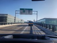 Zum Flughafen
