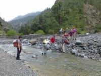 Flussüberquerung &ndash; &copy; Anna Stiebing (Eberhardt TRAVEL)