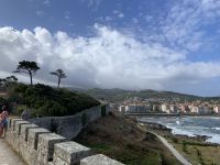 Baiona_Rundgang auf der Burgmauer.JPG