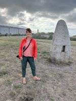 RLin am Monument der Menhires in A Coruna &ndash; &copy; Sabine C. Seifert (Eberhardt TRAVEL)