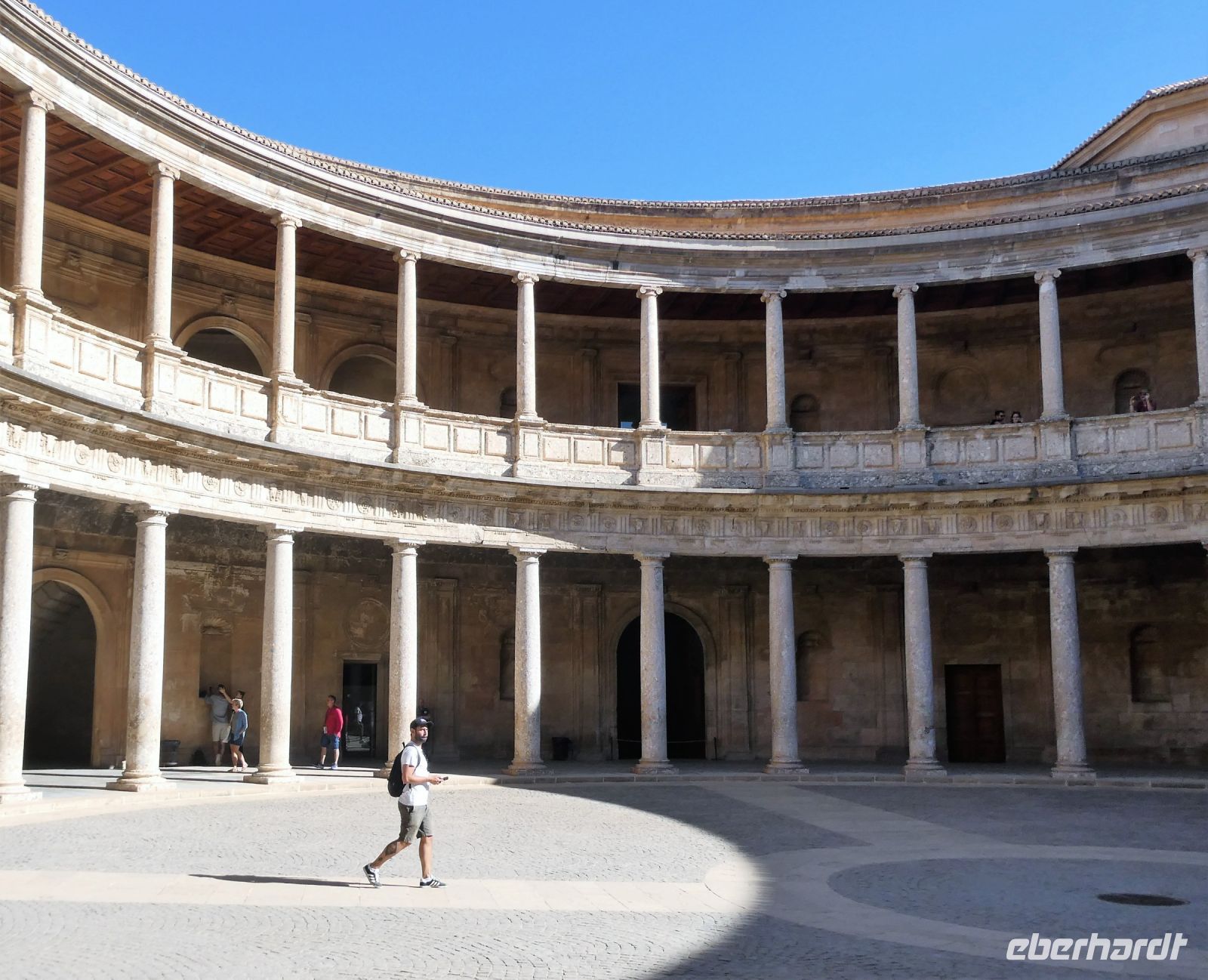 im Inneren rund  &ndash; &copy; Gina Egenolf (Eberhardt TRAVEL)