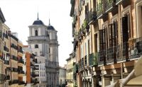 Straßenzug in Madrid &ndash; &copy; Gina Egenolf (Eberhardt TRAVEL)