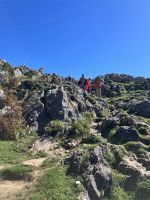 Jeder hilft jedem - Wanderung zwischen den Gletscherseen in Covadonga &ndash; &copy; Sabine C. Seifert (Eberhardt TRAVEL)