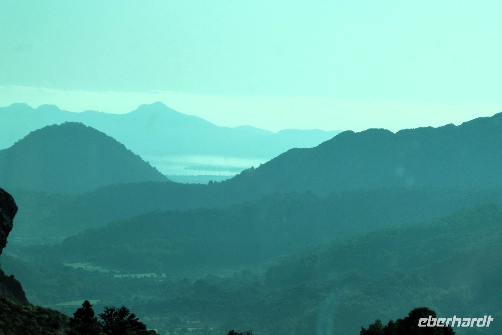 schemenhafte Berge &ndash; &copy; Gina Egenolf (Eberhardt TRAVEL)