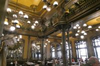 im Café 
