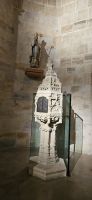 Bilbao, Kathedrale, Kandelaber &ndash; &copy; Ria Heilmann (Eberhardt TRAVEL)