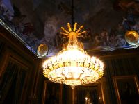 opulente Kronleuchter &ndash; &copy; Gina Egenolf (Eberhardt TRAVEL)