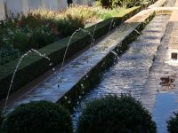 Wasser zur Kühlung bei hohen Temperaturen im Sommer &ndash; &copy; Gina Egenolf (Eberhardt TRAVEL)