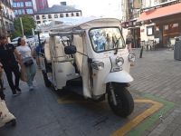 Art Tuk-Tuk neben der Mercado San Miquel - Madrid &ndash; &copy; Marieta Beck (Eberhardt TRAVEL)