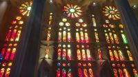 Barcelona - Sagrada Familia - die Sonne strahlt durch die Kirchenfenster &ndash; &copy; Anke Nicke (Eberhardt TRAVEL)