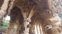 Barcelona - Parc Güell - Steinpfeiler unter einem der Viadukte &ndash; &copy; Anke Nicke (Eberhardt TRAVEL)