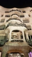 Barcelona - Casa Mila - Fassade über dem Eingang &ndash; &copy; Anke Nicke (Eberhardt TRAVEL)