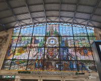 Glaskunst in Bahnhof Concordia - Bilbao, Spanien  &ndash; &copy; Marieta Beck (Eberhardt TRAVEL)