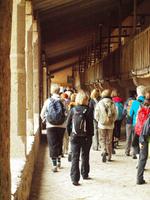 Eberhardt-Wandergäste im Kloster Lluc &ndash; &copy; Juliane Voigt (Eberhardt TRAVEL)