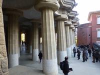 Säulen im Park Güell &ndash; &copy; Madlen Lippe (Eberhardt TRAVEL)