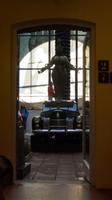 Cadillac im Innenhof des Dali Museums &ndash; &copy; Karolin Schnell (Eberhardt TRAVEL)