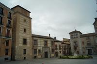 Plaza de la Villa, Casa/Torre de los Lujanes (links) Plast des Kardinal Cisneros  &ndash; &copy; Andreas Böcker (Eberhardt TRAVEL)