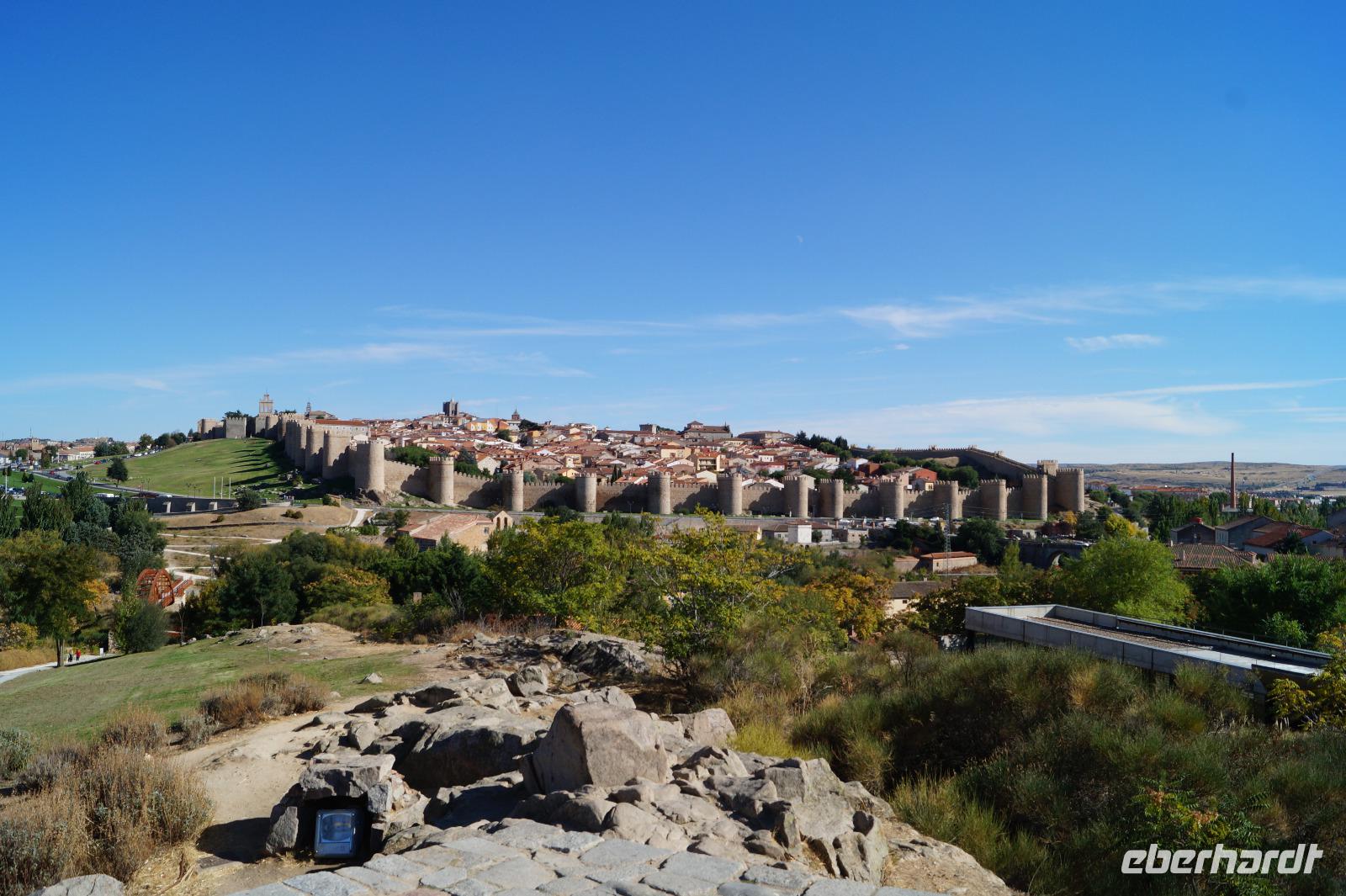 08-10-2016 Ávila, Stadtmauer - neun Tore, 87+1 Türme, zweieinhalb Kilometer &ndash; &copy; Andreas Böcker (Eberhardt TRAVEL)
