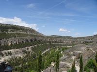 Flusstal in der Stadt Cuenca &ndash; &copy; Elke Knappe (Eberhardt TRAVEL)