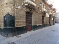 Dieses Gebäude in Cádiz steht zum Verkauf &ndash; &copy; Elke Knappe (Eberhardt TRAVEL)