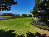 Der Park bei Delheim Weingut Südafrika @ Anette Rietz &ndash; &copy; Anette Rietz (Eberhardt TRAVEL)