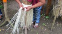 Vorführung zur Herstellung vom Panamahut, Ecuador &ndash; &copy; Maria Drewans (Eberhardt TRAVEL)
