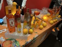 Orange Party &ndash; &copy; Sabine Letzybyll (Eberhardt TRAVEL)