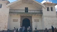 Messe in Kirche auf Weg nach Puno