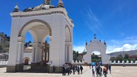 Platz vor der Nationalkathedrale Boliviens in Copacabana &ndash; &copy; Anette Rietz (Eberhardt TRAVEL)
