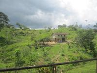 Fahrt nach Lago Agrio - Wohnhaus &ndash; &copy; Annette Weise (Eberhardt TRAVEL)