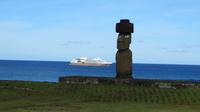 Tahai mit Kreuzfahrtschiff &ndash; &copy; Maria Drewans (Eberhardt TRAVEL)
