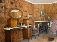 183 Smoking Saloon
