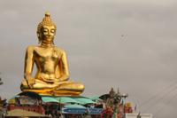 275 der Goldene Buddha von Chiang Saen &ndash; &copy; Kerstin Heintzel (Eberhardt TRAVEL)